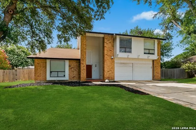 8414 ZODIAC DR Universal City, TX 78148