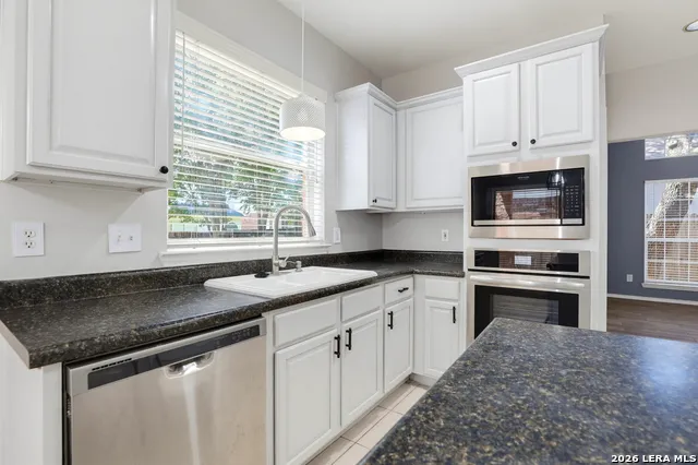 5 NIKITA DR San Antonio, TX 78248