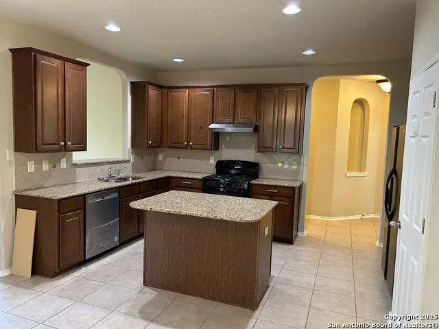 6207 PALMETTO WAY San Antonio, TX 78253