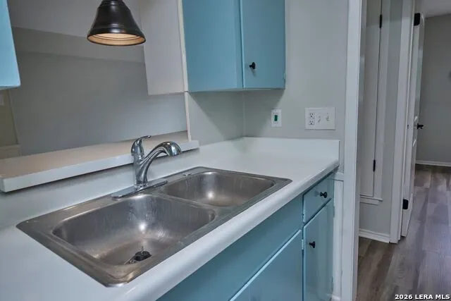 219 W SILVER SANDS DR Unit 5 San Antonio, TX 78216
