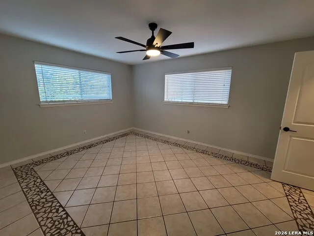 219 W SILVER SANDS DR Unit 5 San Antonio, TX 78216