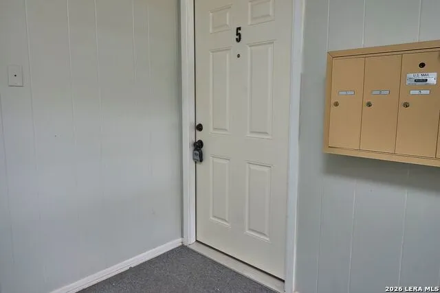 219 W SILVER SANDS DR Unit 5 San Antonio, TX 78216