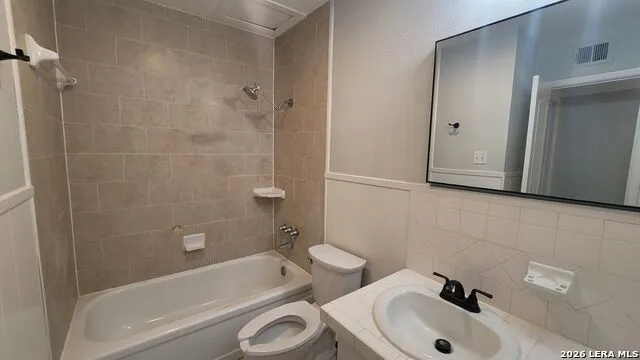 219 W SILVER SANDS DR Unit 5 San Antonio, TX 78216