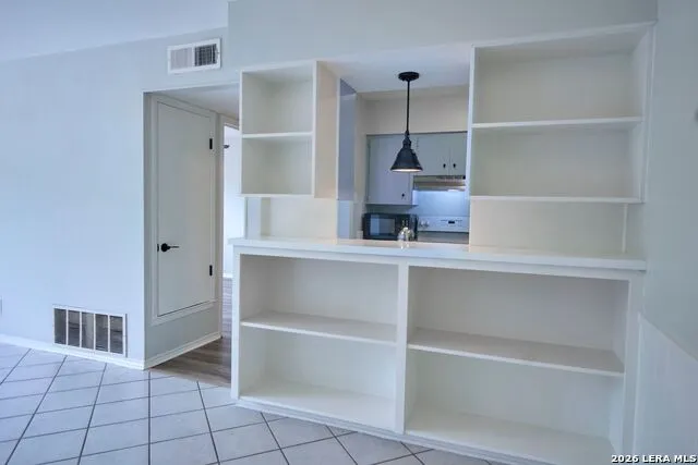 219 W SILVER SANDS DR Unit 5 San Antonio, TX 78216