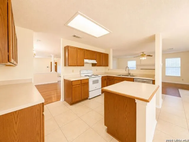 8315 NORTHAVEN DR Converse, TX 78109