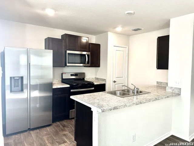 9922 YELLOW LK San Antonio, TX 78254