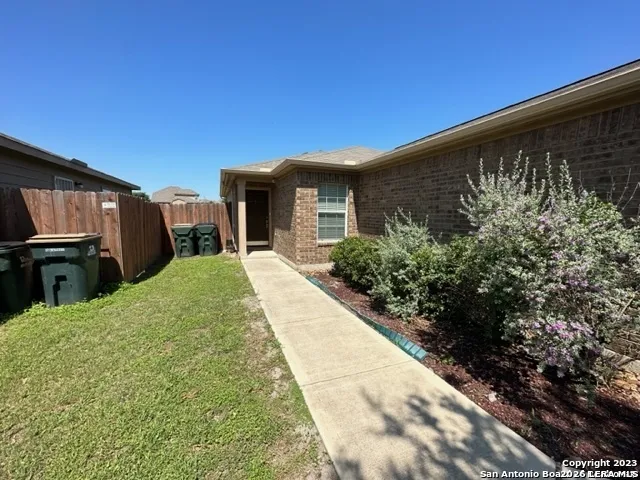 11806 Luckey Flower San Antonio, TX 78252