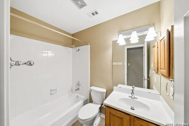2023 Chittim Trail Dr San Antonio, TX 78232