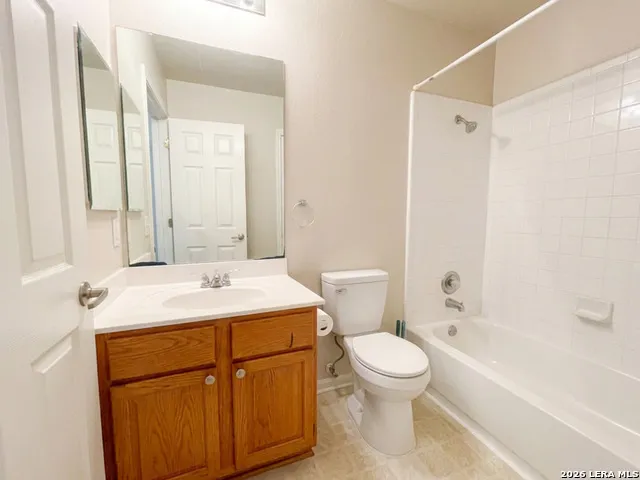 9023 Pinseeker Selma, TX 78154