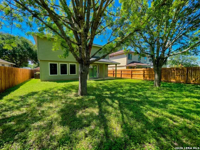 9023 Pinseeker Selma, TX 78154