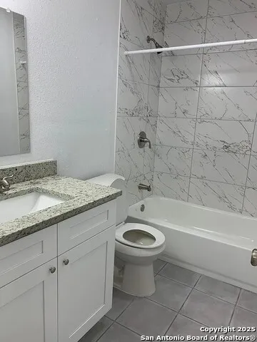 5135 TOM STAFFORD DR Kirby, TX 78219