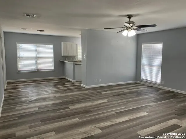 5135 TOM STAFFORD DR Kirby, TX 78219