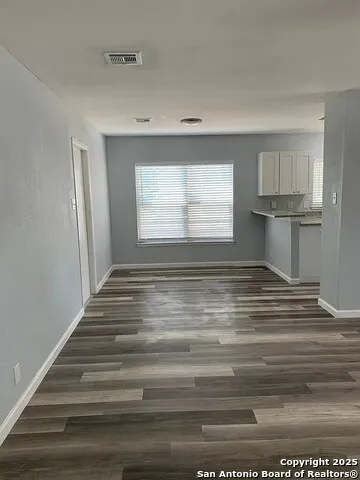5135 TOM STAFFORD DR Kirby, TX 78219