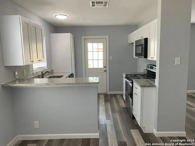 5135 TOM STAFFORD DR Kirby, TX 78219