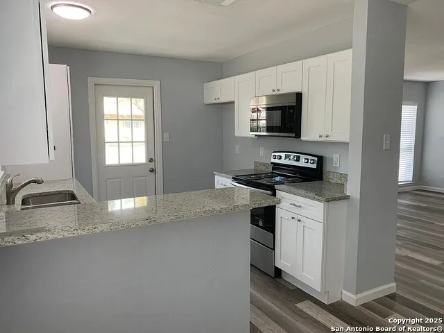 5135 TOM STAFFORD DR Kirby, TX 78219
