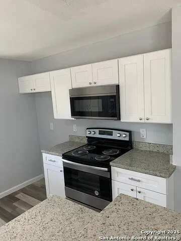 5135 TOM STAFFORD DR Kirby, TX 78219