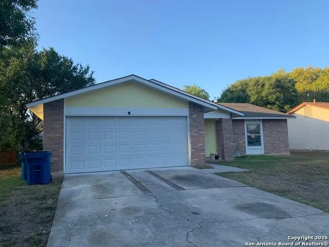 5135 TOM STAFFORD DR Kirby, TX 78219