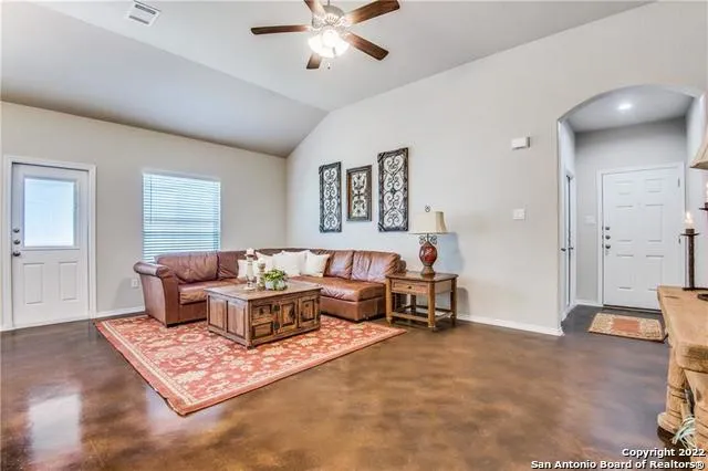 626 Heathers Way Seguin, TX 78155