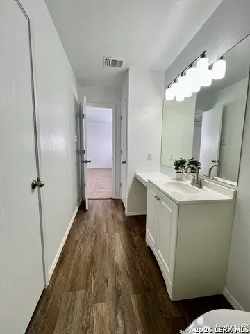 2411 LADEN MDWS San Antonio, TX 78245