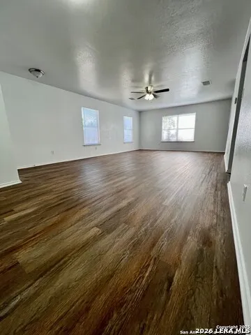 2411 LADEN MDWS San Antonio, TX 78245