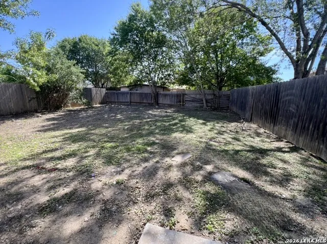 2411 LADEN MDWS San Antonio, TX 78245