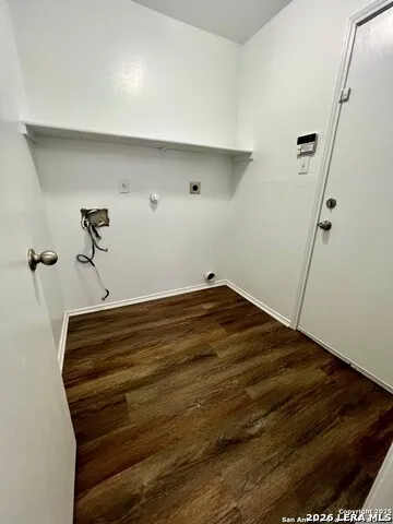 2411 LADEN MDWS San Antonio, TX 78245