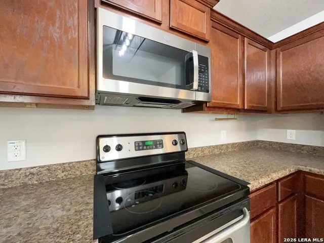 6121 Luckey Run San Antonio, TX 78252