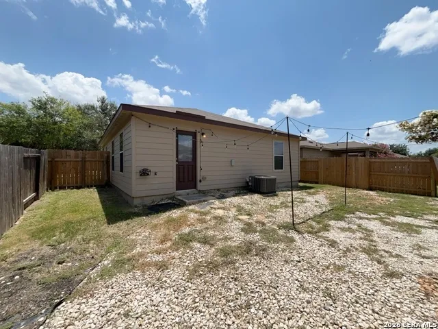 6121 Luckey Run San Antonio, TX 78252
