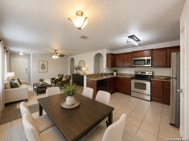6121 Luckey Run San Antonio, TX 78252
