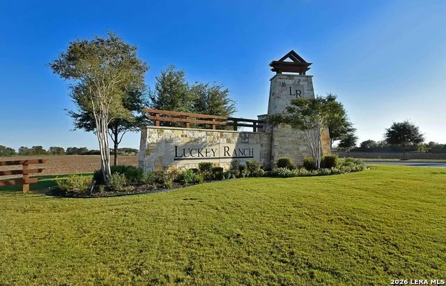 6121 Luckey Run San Antonio, TX 78252