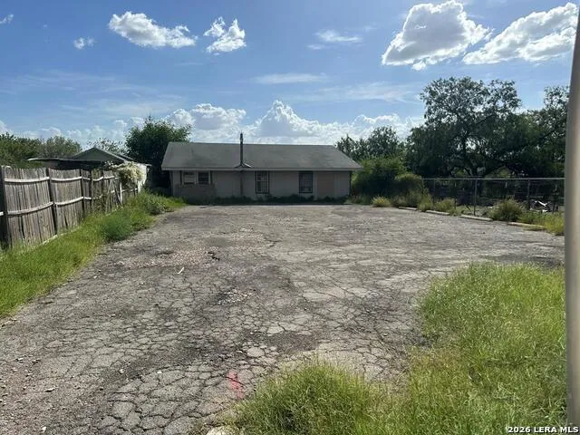 1562 Eidson Rd Eagle Pass, TX 78852