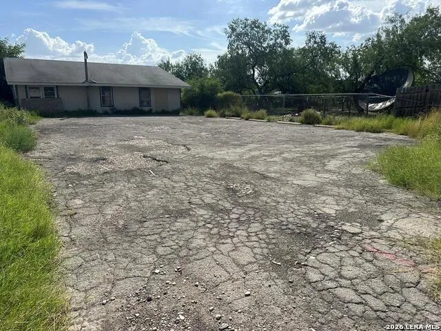 1562 Eidson Rd Eagle Pass, TX 78852