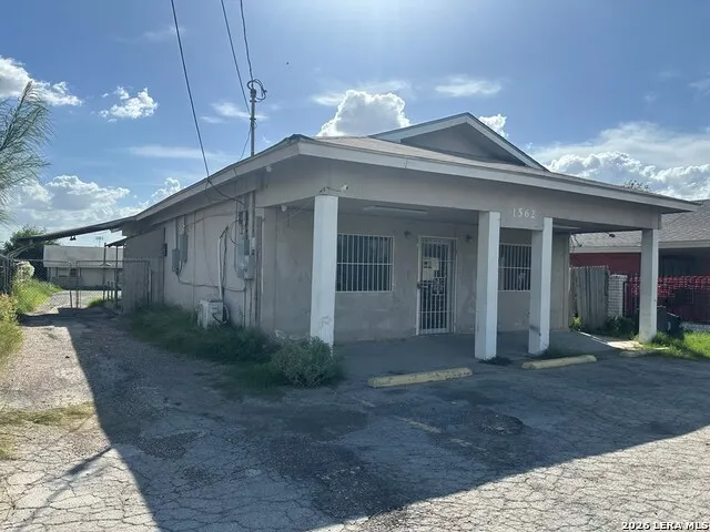 1562 Eidson Rd Eagle Pass, TX 78852