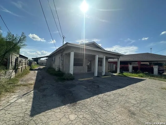 1562 Eidson Rd Eagle Pass, TX 78852