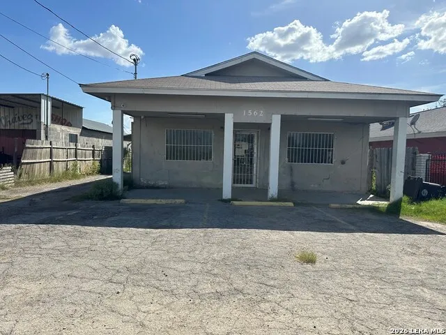1562 Eidson Rd Eagle Pass, TX 78852