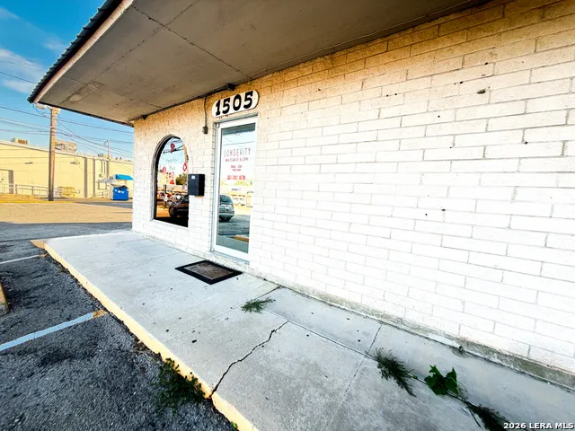 1501 SAINT MARYS ST Beeville, TX 78102