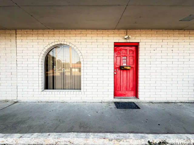 1501 SAINT MARYS ST Beeville, TX 78102