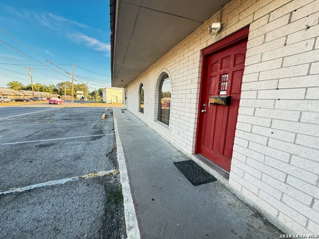 1501 SAINT MARYS ST Beeville, TX 78102