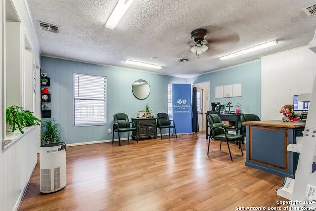 901 OAK ST Jourdanton, TX 78026