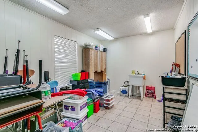 901 OAK ST Jourdanton, TX 78026