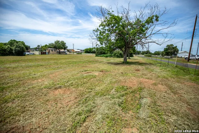 7004 Rigsby Ave. China Grove, TX 78263