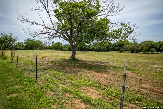 7004 Rigsby Ave. China Grove, TX 78263