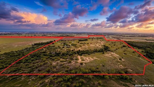1335 GABLE RD St Hedwig, TX 78152