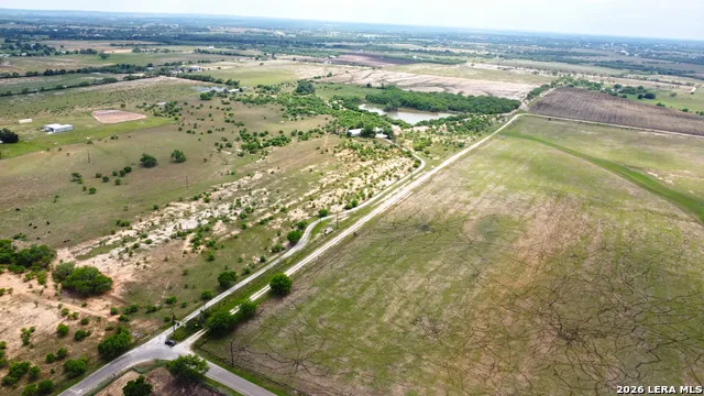 1335 GABLE RD St Hedwig, TX 78152