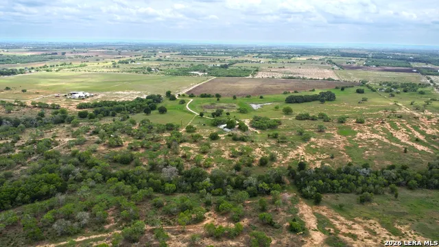 1335 GABLE RD St Hedwig, TX 78152
