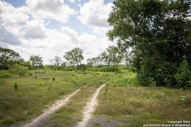 181 PINE MEADOW RD Seguin, TX 78155