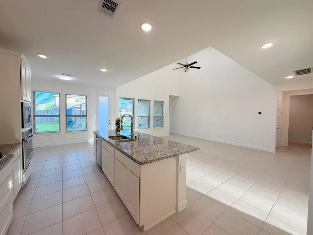 8611 Oakdale Bluff Court Richmond, TX 77407