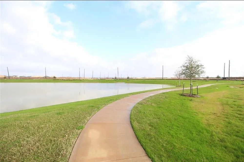 8611 Oakdale Bluff Court Richmond, TX 77407