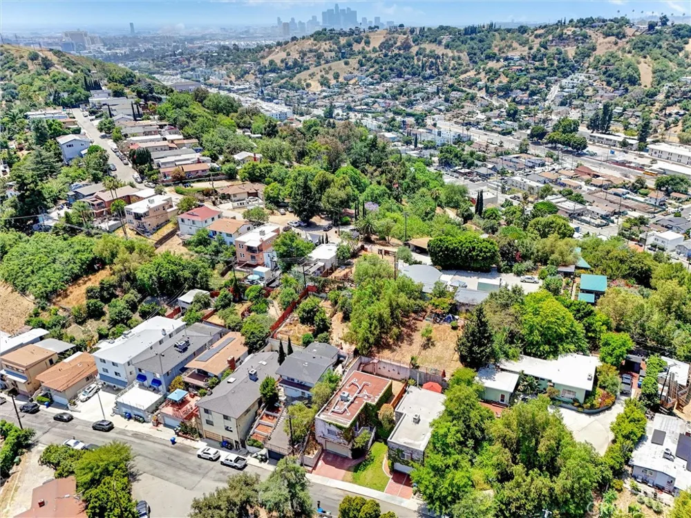 3207 Kenneth Drive Los Angeles, CA 90032