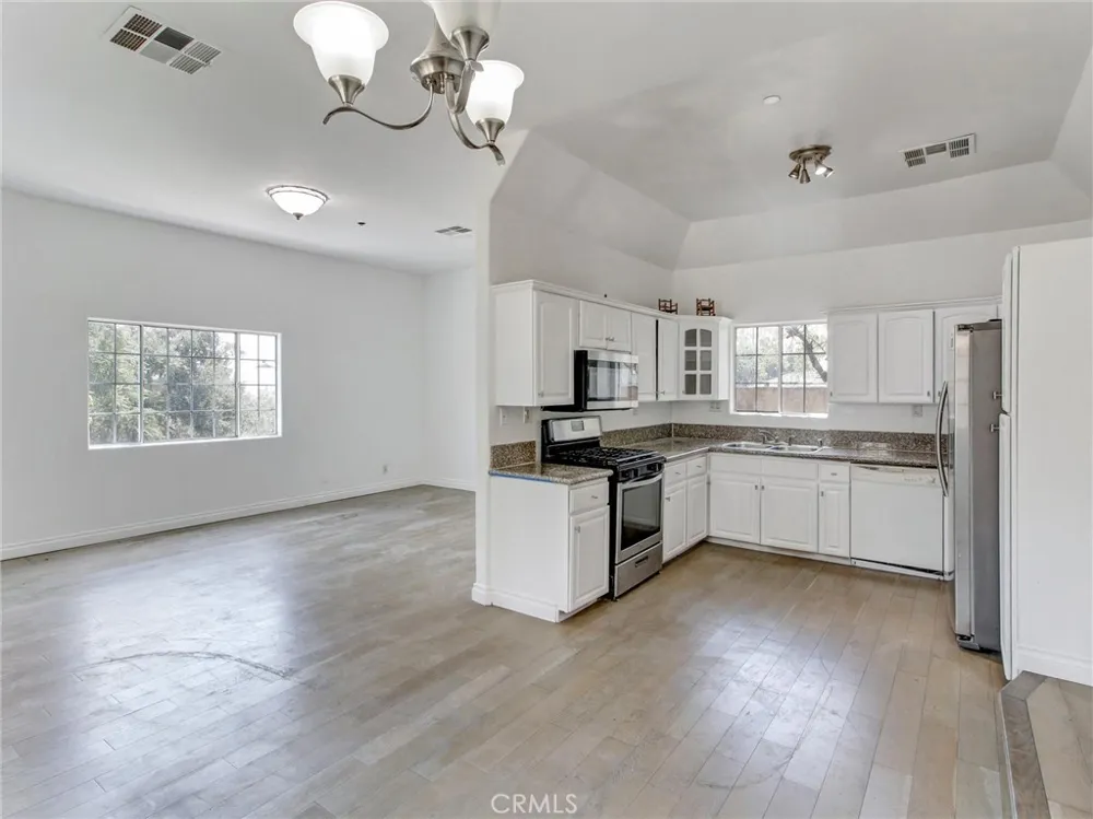 3207 Kenneth Drive Los Angeles, CA 90032